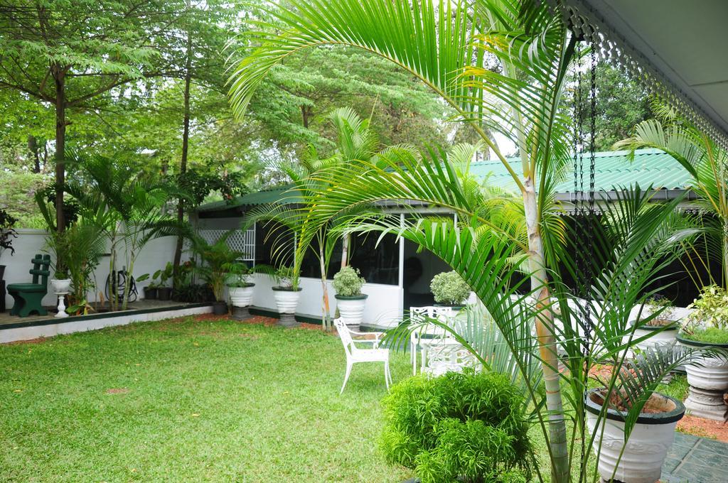 Levi'S Tourist - Anuradhapura Hotel Exterior photo