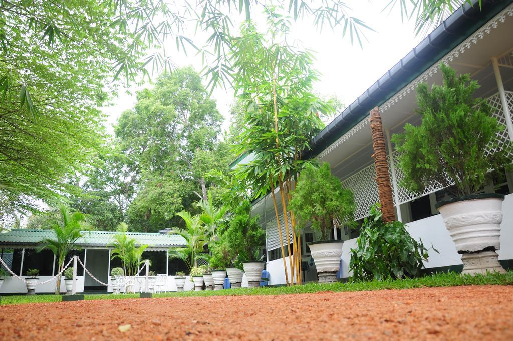 Levi'S Tourist - Anuradhapura Hotel Exterior photo